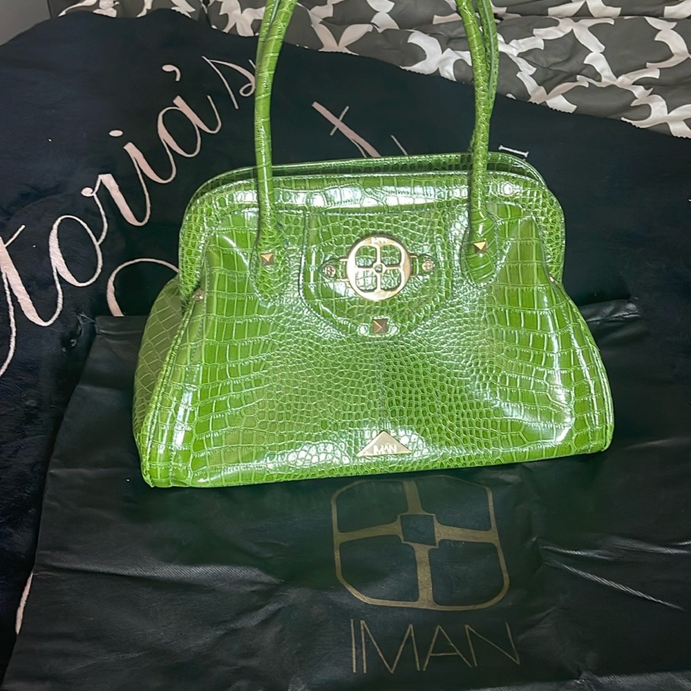 IMAN Women's Green Croc-Embossed Patent Leather Tote💚